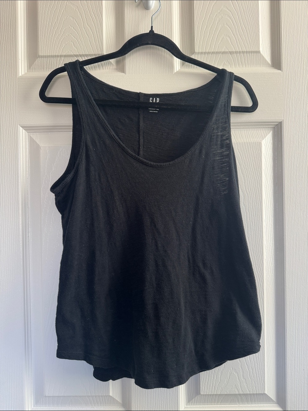 GAP Black Scoop Neck Tank Top Medium